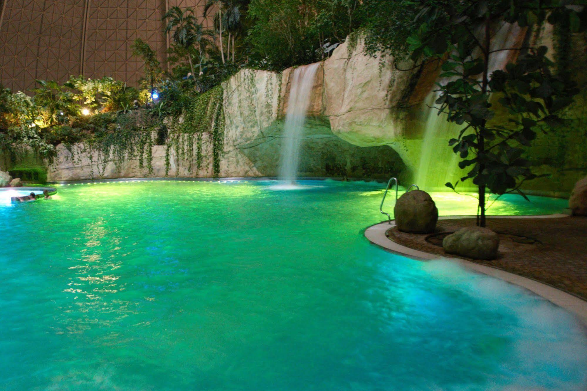 Tropical Islands Campingplatz Krausnick Bagian luar foto